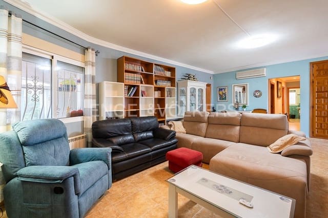 3 slaapkamer Villa te koop in La Font d'En Carròs met garage - € 340.000 (Ref: 8292739)