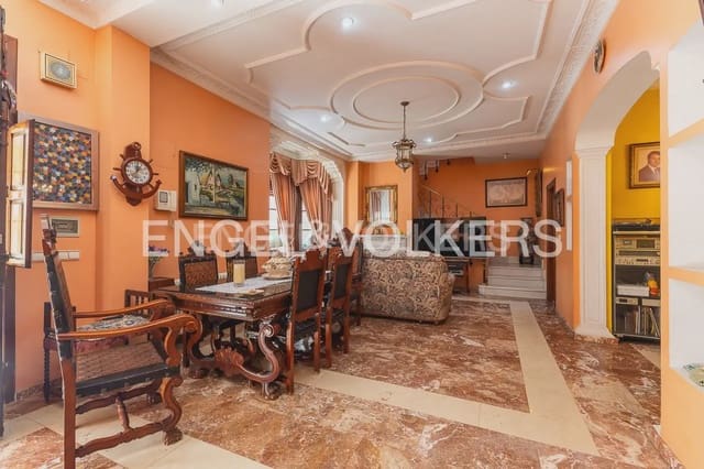 6 soveværelse Lejlighed til salg i Patraix, Valencia by med garage - € 900.000 (Ref: 9079890)