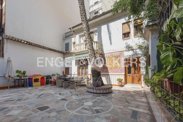 6 soveværelse Lejlighed til salg i Patraix, Valencia by med garage - € 900.000 (Ref: 9079890)
