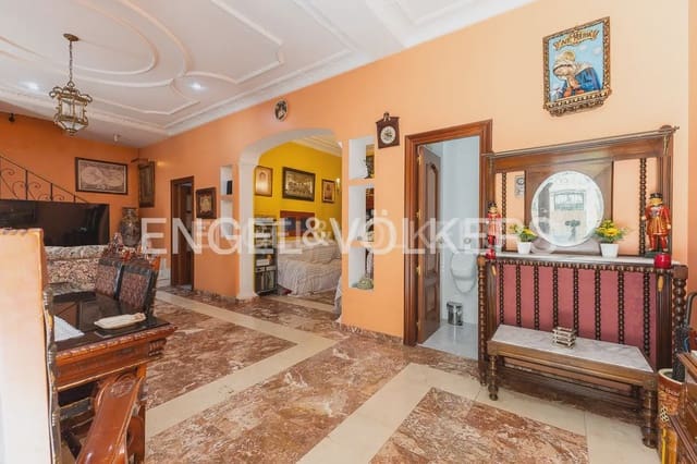 6 soveværelse Lejlighed til salg i Patraix, Valencia by med garage - € 900.000 (Ref: 9079890)