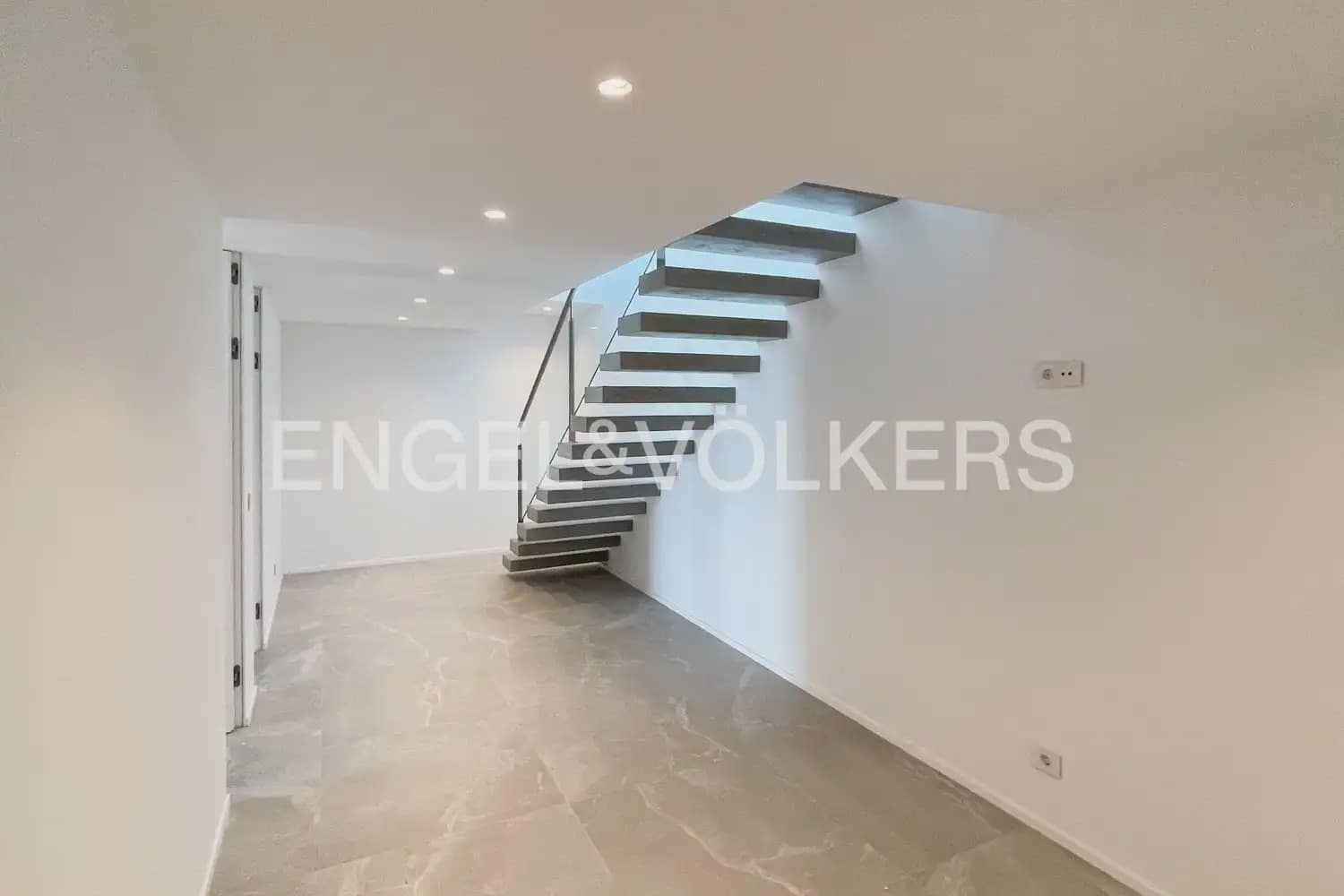 4 slaapkamer Villa te koop in Pedreguer met zwembad - € 1.750.000 (Ref: 9079933)