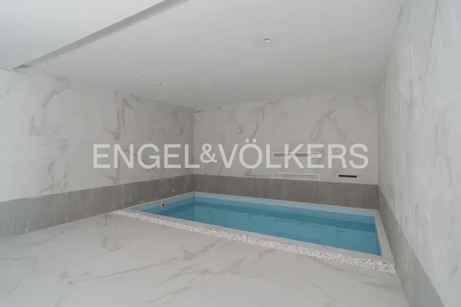 4 slaapkamer Villa te koop in Pedreguer met zwembad - € 1.750.000 (Ref: 9079933)