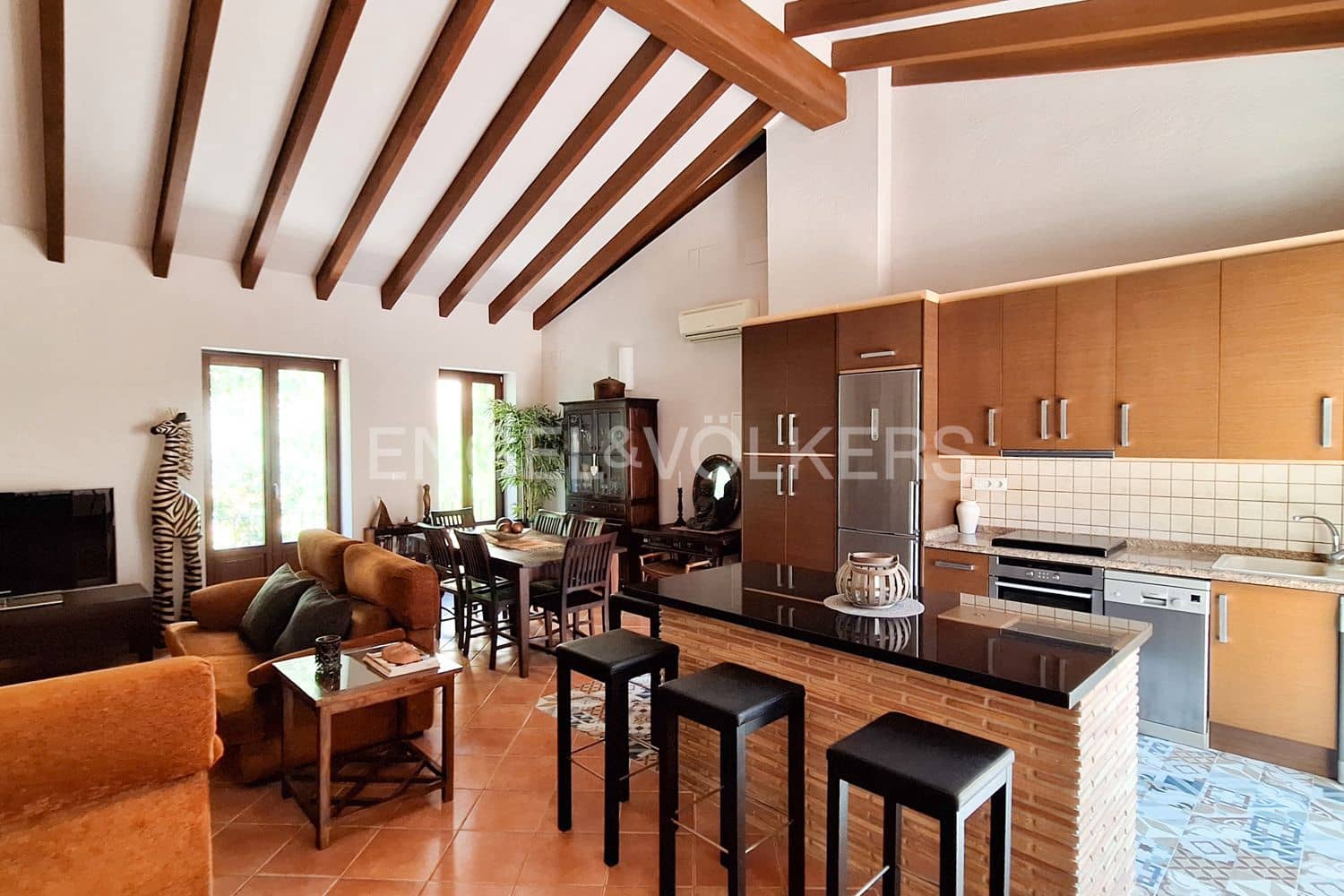 Casa de 4 habitaciones en Dénia en venta - 456.000 € (Ref: 9079941)