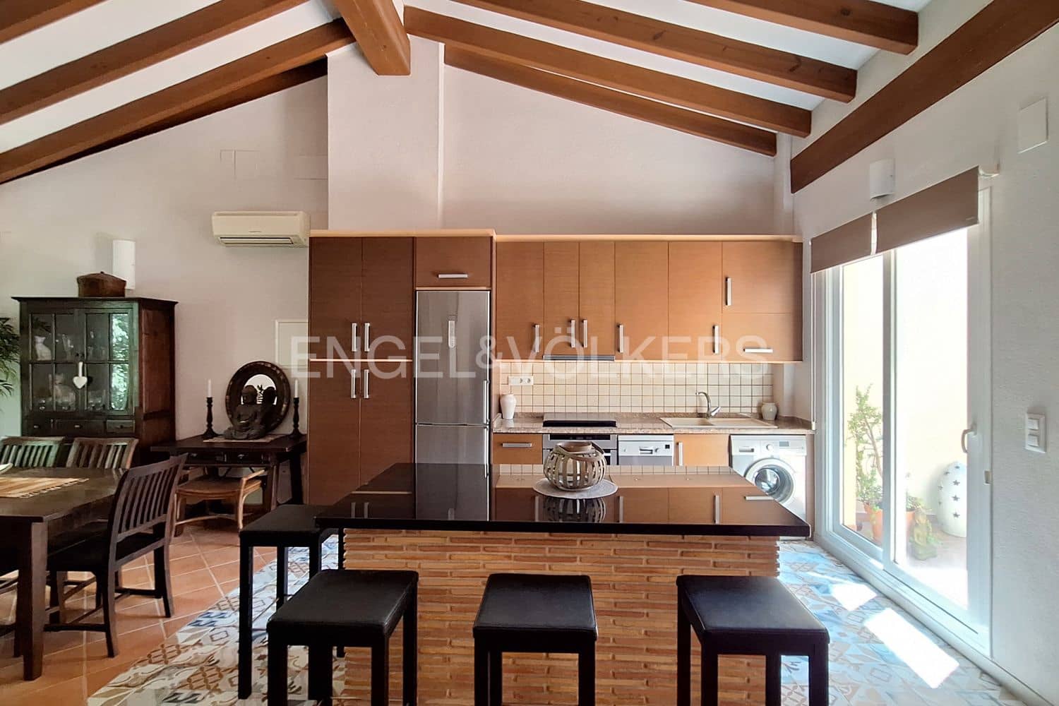 Casa de 4 habitaciones en Dénia en venta - 456.000 € (Ref: 9079941)