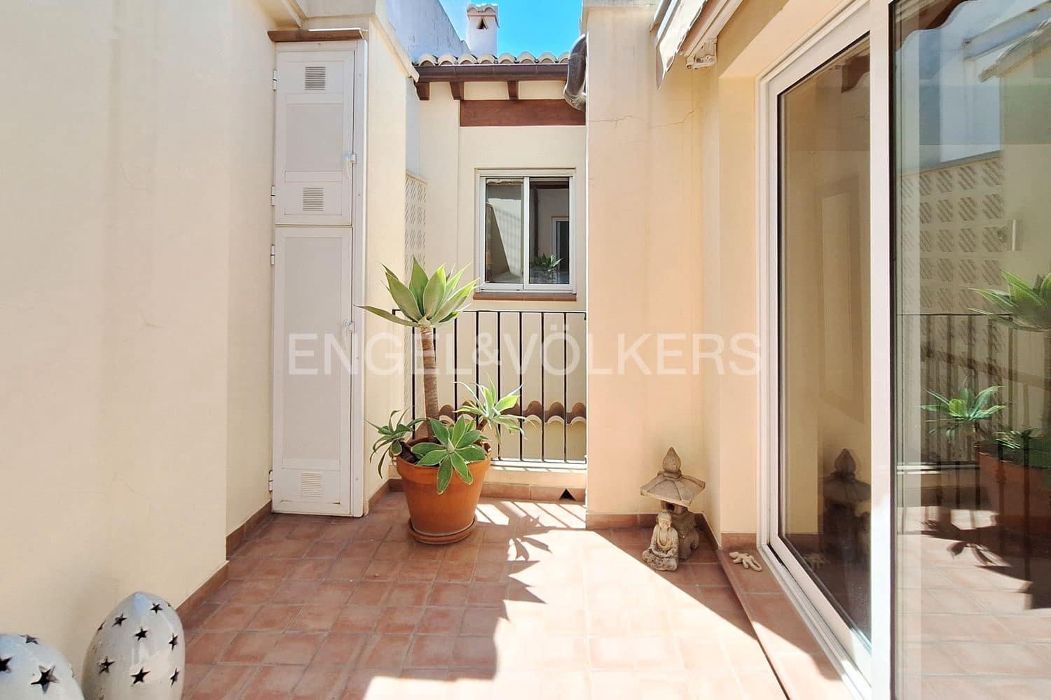Casa de 4 habitaciones en Dénia en venta - 456.000 € (Ref: 9079941)