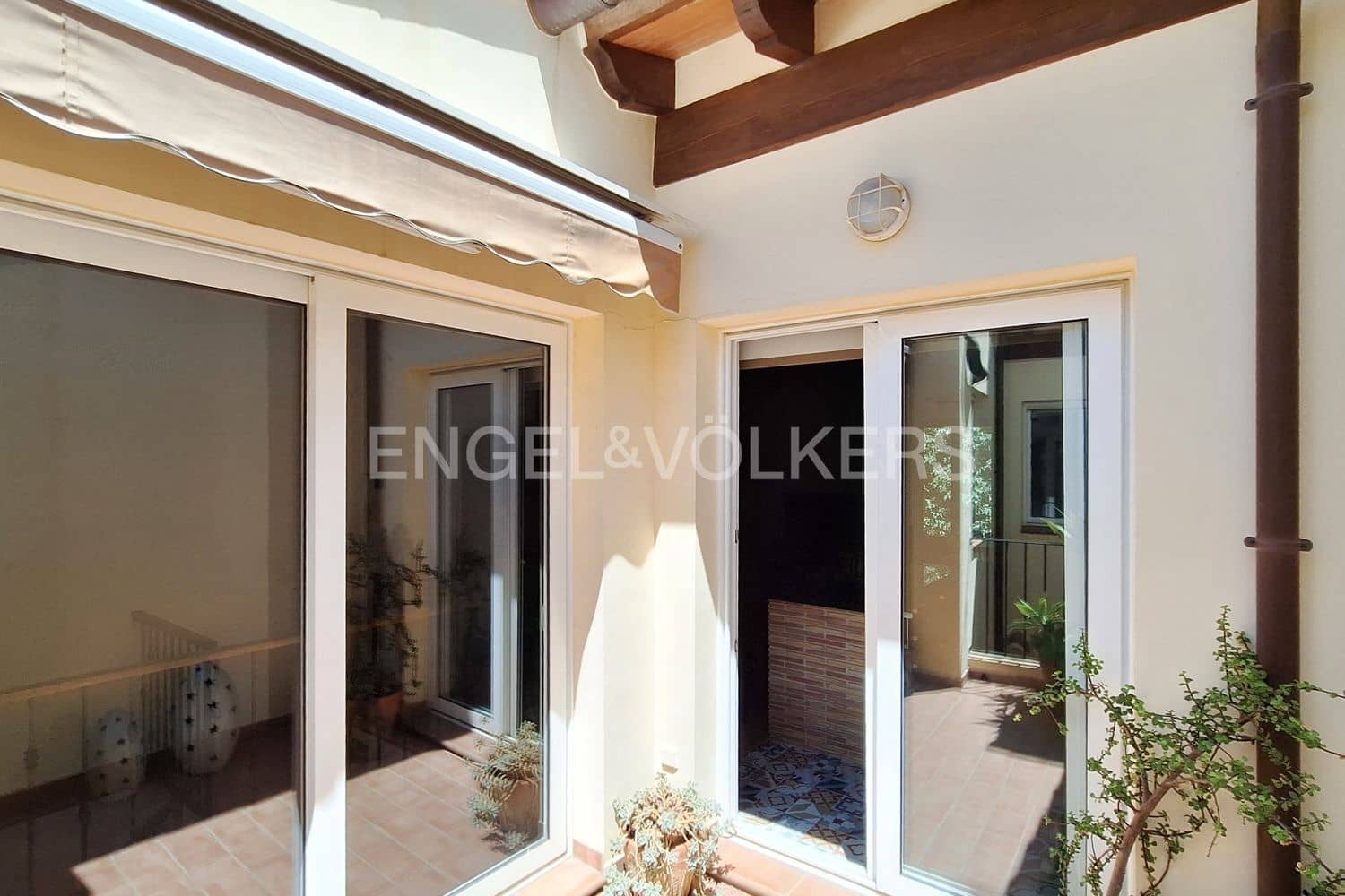 Casa de 4 habitaciones en Dénia en venta - 456.000 € (Ref: 9079941)