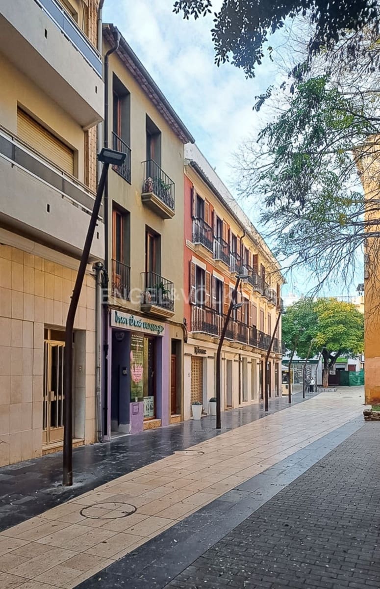 Casa de 4 habitaciones en Dénia en venta - 456.000 € (Ref: 9079941)
