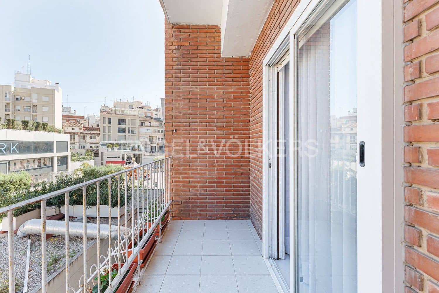 3 soveværelse Lejlighed til leje i Valencia by - € 2.100 (Ref: 9079954)
