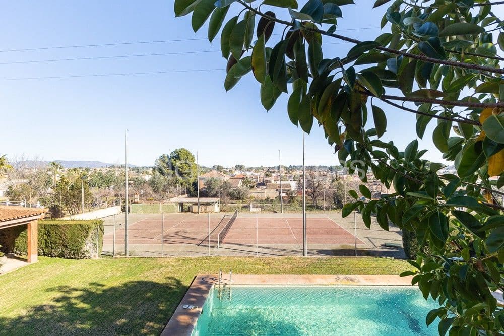 6 bedroom Villa for sale in La Pobla de Vallbona with pool garage - € 990,000 (Ref: 9080017)