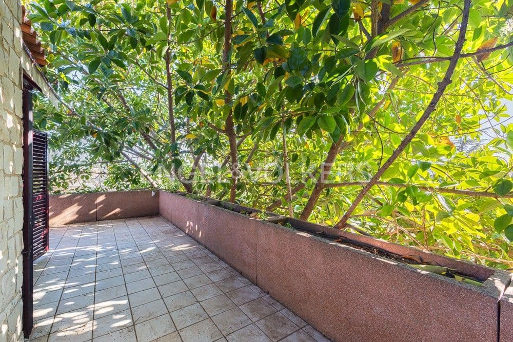 6 bedroom Villa for sale in La Pobla de Vallbona with pool garage - € 990,000 (Ref: 9080017)