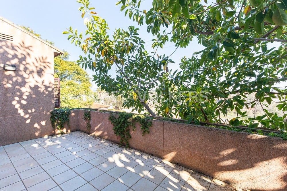 6 bedroom Villa for sale in La Pobla de Vallbona with pool garage - € 990,000 (Ref: 9080017)