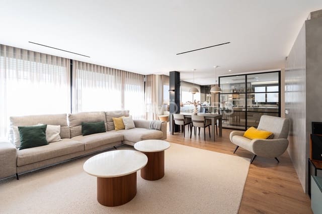 4 bedroom Apartment for sale in Jaume Roig, Valencia city with garage - € 995,000 (Ref: 9080037)