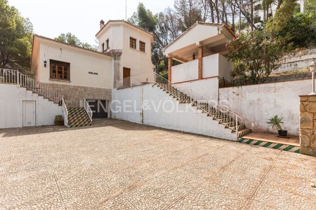 6 bedroom Finca/Country House for sale in Las Rotas / Les Rotes, Dénia with pool garage - € 2,800,000 (Ref: 9080042)