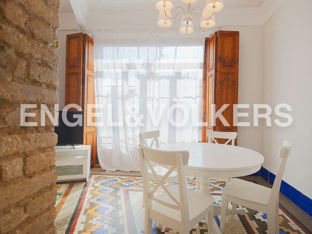 4 quarto Apartamento para arrendar em Valencia cidade - 2 200 € (Ref: 9080044)