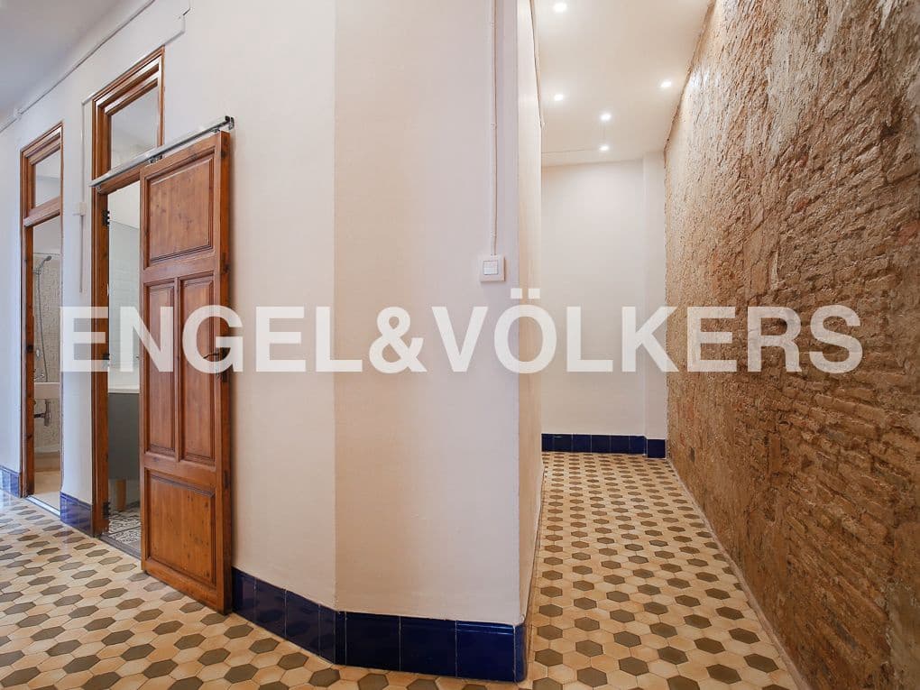 4 quarto Apartamento para arrendar em Valencia cidade - 2 200 € (Ref: 9080044)