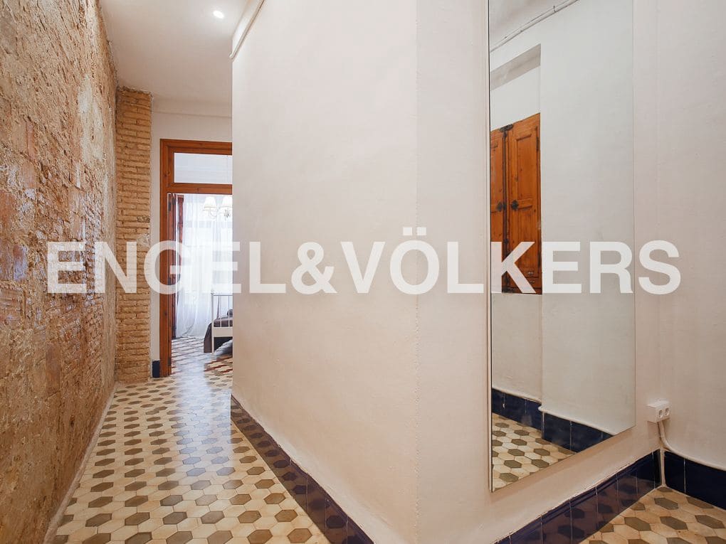 4 quarto Apartamento para arrendar em Valencia cidade - 2 200 € (Ref: 9080044)