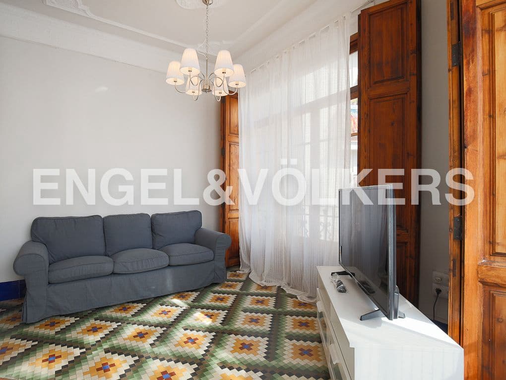 4 quarto Apartamento para arrendar em Valencia cidade - 2 200 € (Ref: 9080044)