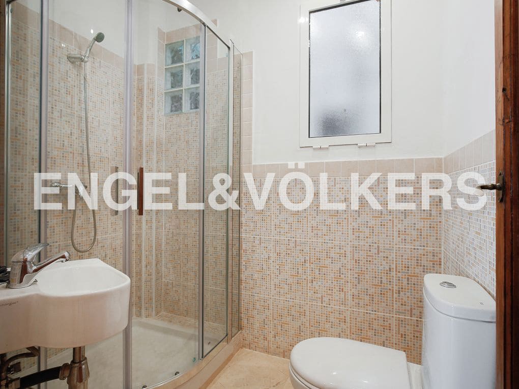 4 quarto Apartamento para arrendar em Valencia cidade - 2 200 € (Ref: 9080044)
