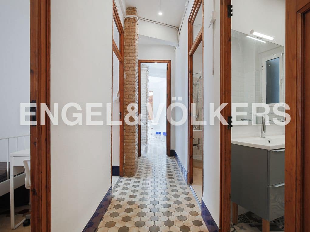 4 quarto Apartamento para arrendar em Valencia cidade - 2 200 € (Ref: 9080044)