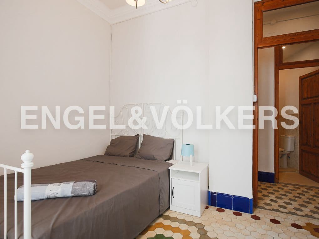 4 quarto Apartamento para arrendar em Valencia cidade - 2 200 € (Ref: 9080044)