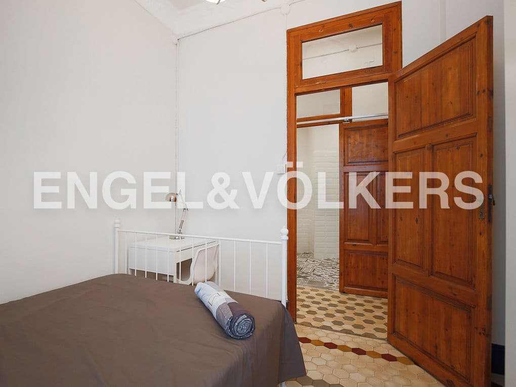 4 quarto Apartamento para arrendar em Valencia cidade - 2 200 € (Ref: 9080044)