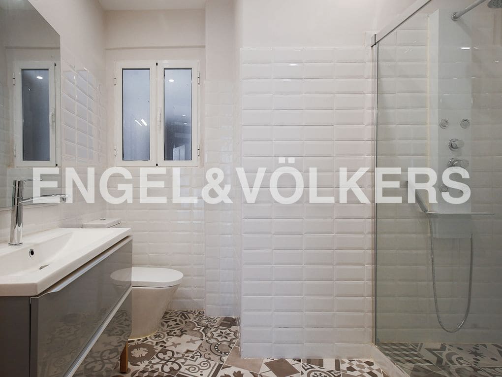 4 quarto Apartamento para arrendar em Valencia cidade - 2 200 € (Ref: 9080044)