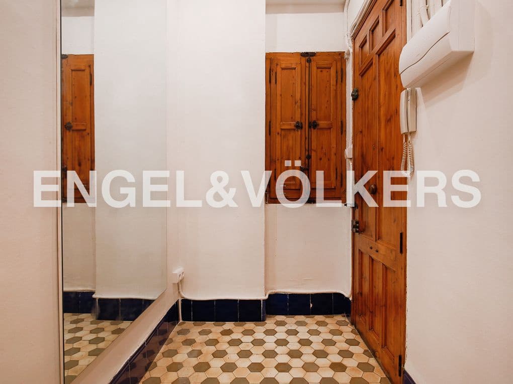 4 quarto Apartamento para arrendar em Valencia cidade - 2 200 € (Ref: 9080044)