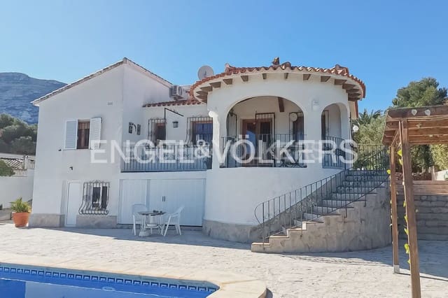 Chalet de 3 habitaciones en Las Rotas / Les Rotes, Dénia en venta con piscina garaje - 690.000 € (Ref: 9080047)