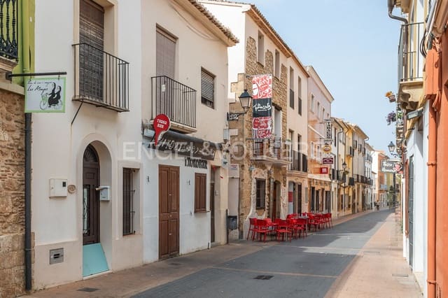 4 bedroom Villa for sale in El Montgó, Dénia with pool - € 575,000 (Ref: 9080066)