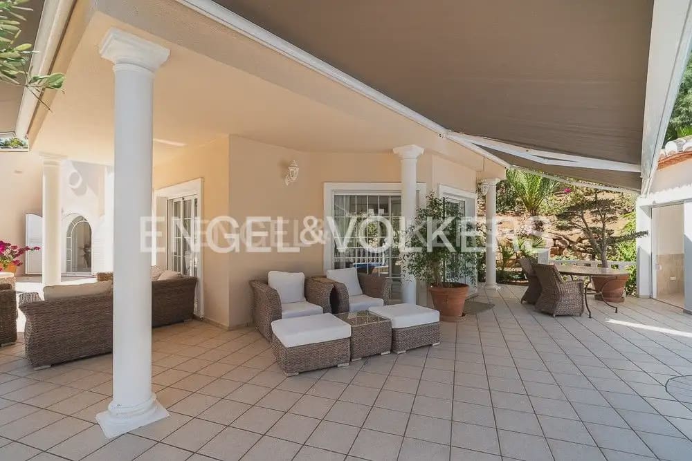 Chalet de 4 habitaciones en Pedreguer en venta - 850.000 € (Ref: 9080072)
