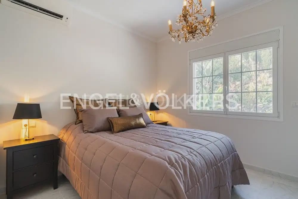 Chalet de 4 habitaciones en Pedreguer en venta - 850.000 € (Ref: 9080072)