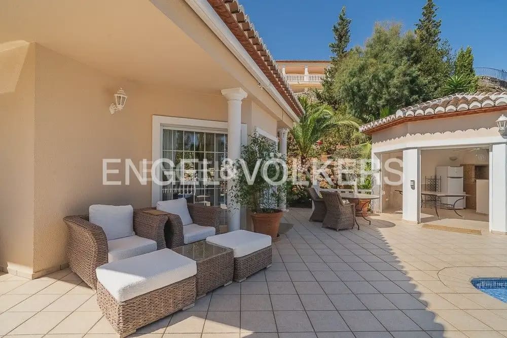 Chalet de 4 habitaciones en Pedreguer en venta - 850.000 € (Ref: 9080072)