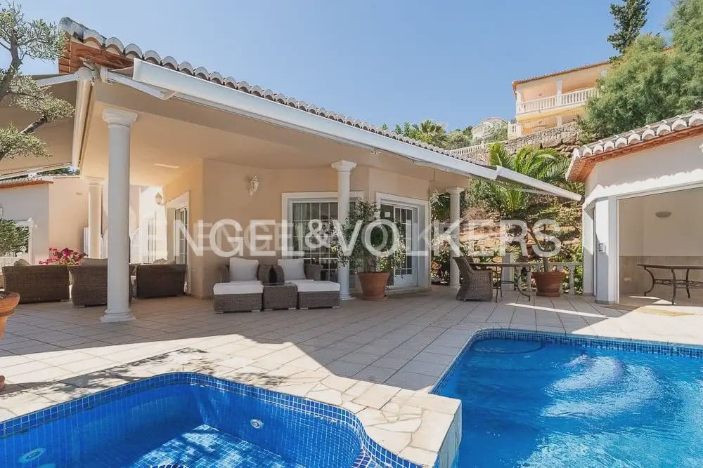 Chalet de 4 habitaciones en Pedreguer en venta - 850.000 € (Ref: 9080072)