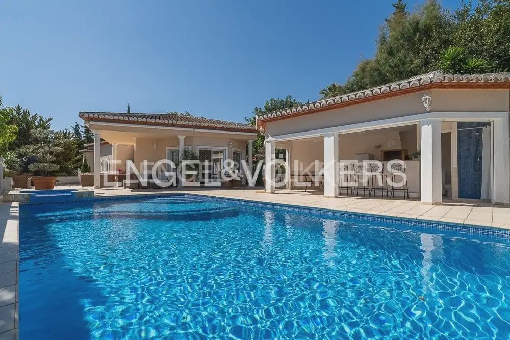 Chalet de 4 habitaciones en Pedreguer en venta - 850.000 € (Ref: 9080072)