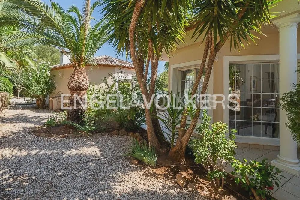 Chalet de 4 habitaciones en Pedreguer en venta - 850.000 € (Ref: 9080072)