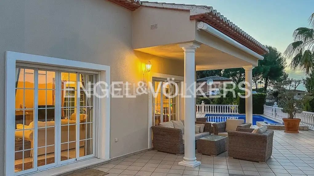 Chalet de 4 habitaciones en Pedreguer en venta - 850.000 € (Ref: 9080072)