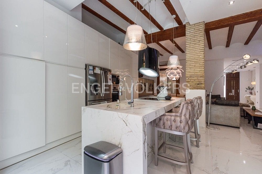 3 sypialnia Apartament do wynajęcia w Miasto Walencja z basenem - 4 200 € (Ref: 9080086)