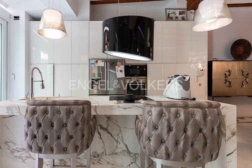 3 sypialnia Apartament do wynajęcia w Miasto Walencja z basenem - 4 200 € (Ref: 9080086)