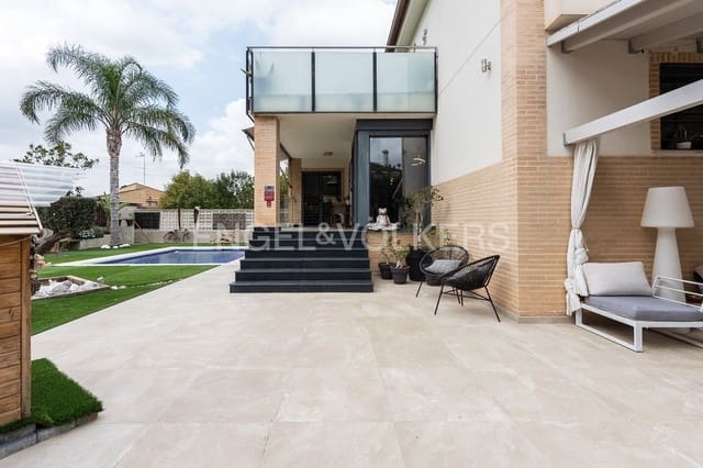 Chalet de 5 habitaciones en La Cañada, Paterna en venta con piscina garaje - 900.000 € (Ref: 9080088)