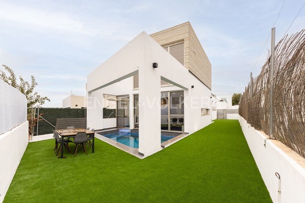 3 soveværelse Villa til leje i Godella med swimmingpool garage - € 3.800 (Ref: 9080099)