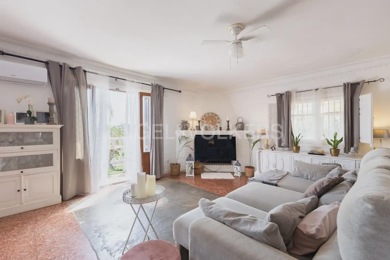 4 bedroom Finca/Country House for sale in Pedralba with pool garage - € 460,000 (Ref: 9080109)
