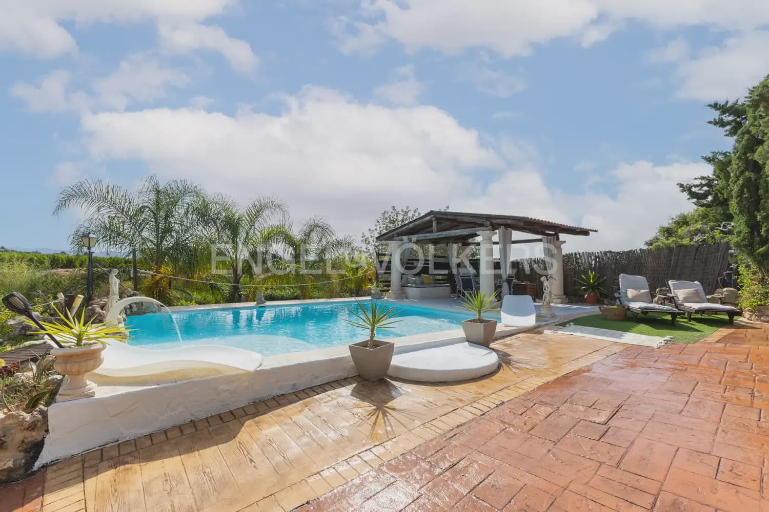 4 bedroom Finca/Country House for sale in Pedralba with pool garage - € 460,000 (Ref: 9080109)