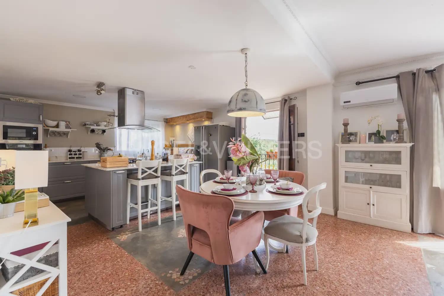 4 bedroom Finca/Country House for sale in Pedralba with pool garage - € 460,000 (Ref: 9080109)