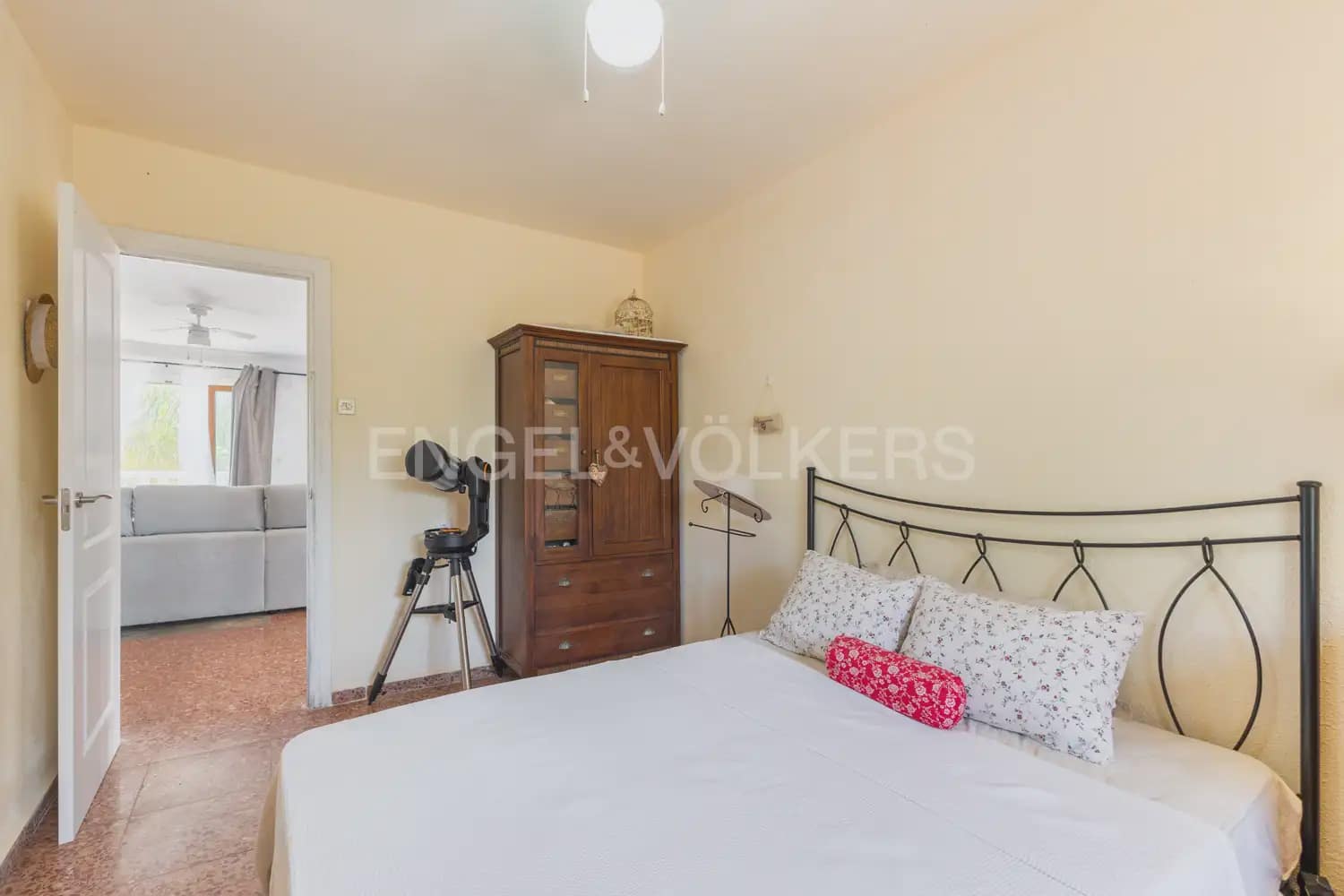 4 bedroom Finca/Country House for sale in Pedralba with pool garage - € 460,000 (Ref: 9080109)