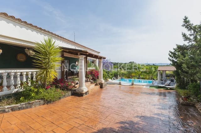 4 bedroom Finca/Country House for sale in Pedralba with pool garage - € 460,000 (Ref: 9080109)
