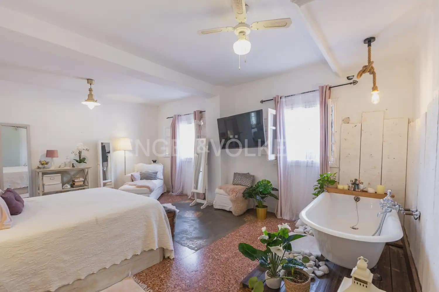 4 bedroom Finca/Country House for sale in Pedralba with pool garage - € 460,000 (Ref: 9080109)