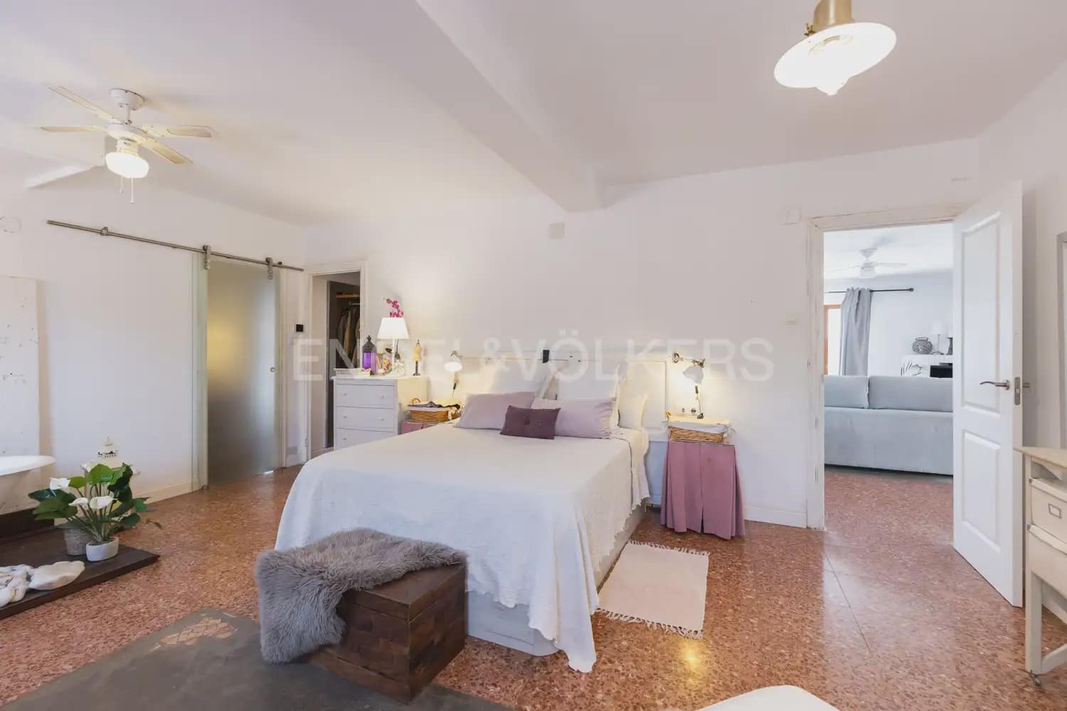 4 bedroom Finca/Country House for sale in Pedralba with pool garage - € 460,000 (Ref: 9080109)