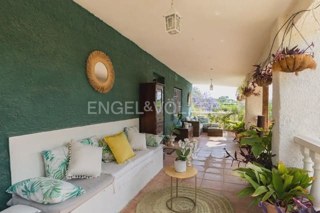 4 bedroom Finca/Country House for sale in Pedralba with pool garage - € 460,000 (Ref: 9080109)
