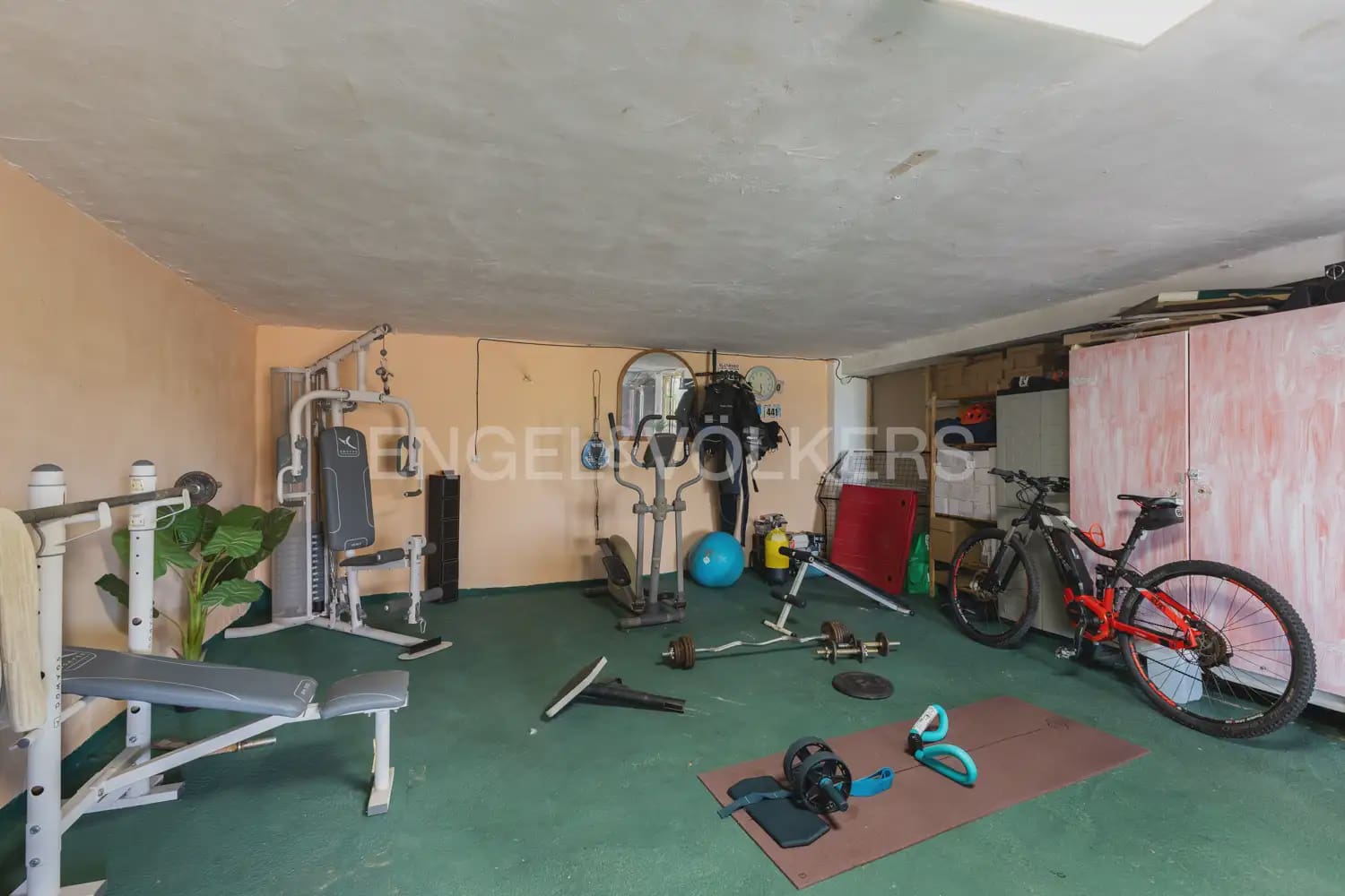 4 bedroom Finca/Country House for sale in Pedralba with pool garage - € 460,000 (Ref: 9080109)