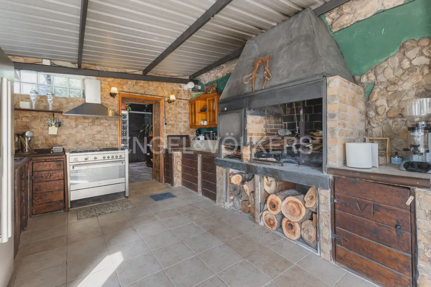 4 bedroom Finca/Country House for sale in Pedralba with pool garage - € 460,000 (Ref: 9080109)